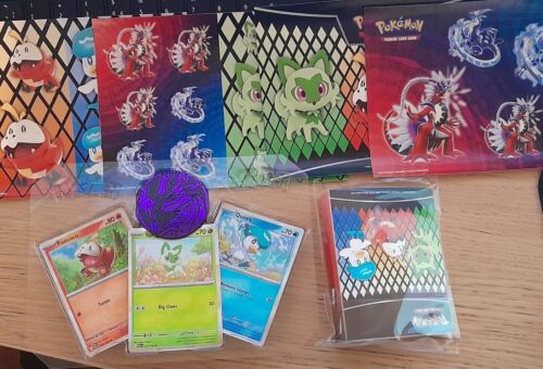 Tarjetas promocionales de pecho jcc Pokémon Koraidon y Miraidon + pegatinas + moneda + mini carpeta - Imagen 1 de 8