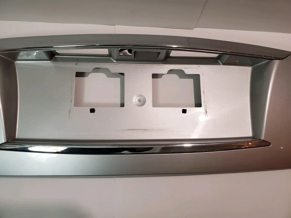 ✅️11-14 PANEL MALETERO TRASERO INFINITI M37 M56 Q70 PLATEADO Foto 3 de 4