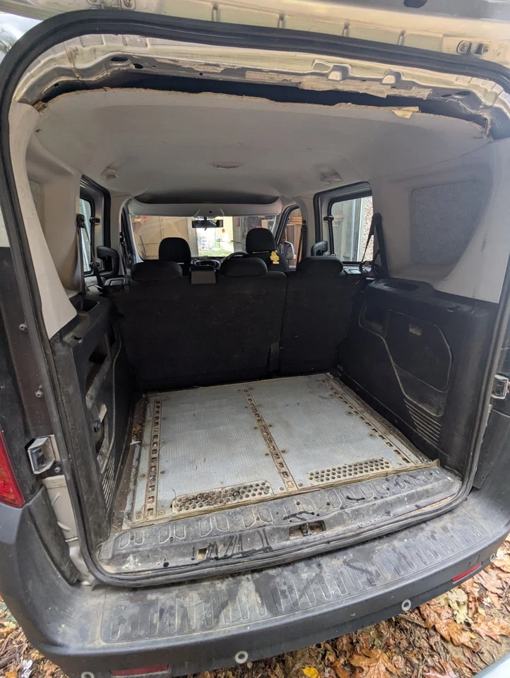 Vauxhall Combo 2017  EURO 6 Spares Or Repairs - Image 4 of 4