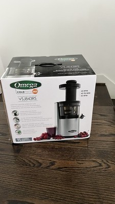 Omega Vertical Slow Juicer   NEW IN BOX   43 RPM Cold Press   15 Yr Warranty