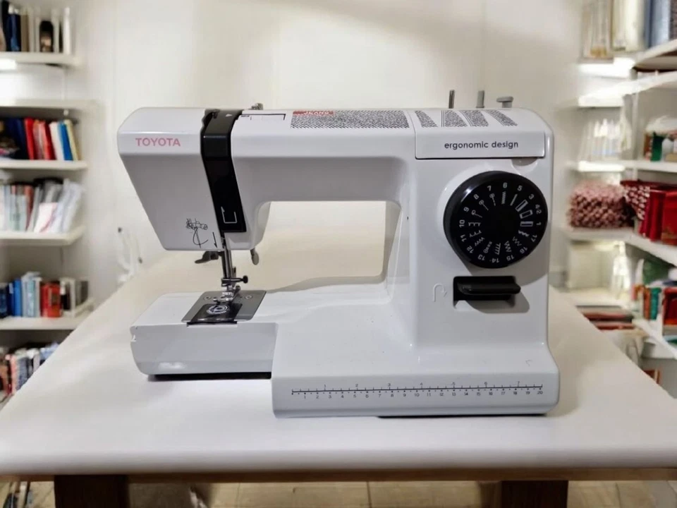 Used Toyota SP100 JNS17CT Jeans with a Large Extension Table By MARRY K - Image 3 of 4