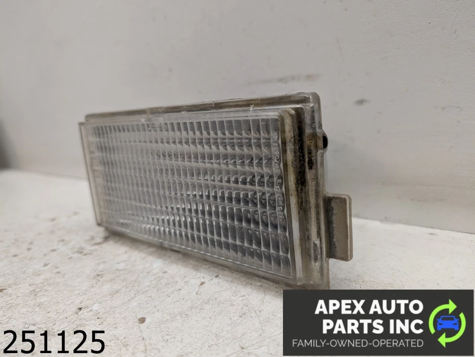 Chevrolet El Camino 1979 fabricante de equipos originales 3,9 L luz de estacionamiento delantera señal de giro pasajero derecho Foto 3 de 4