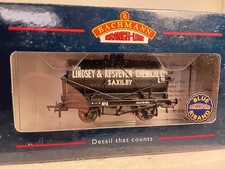 00 Bachmann 37-670Y 14T Tank Wagon Lindsey & Kesteven Chemicals, Saxilby
