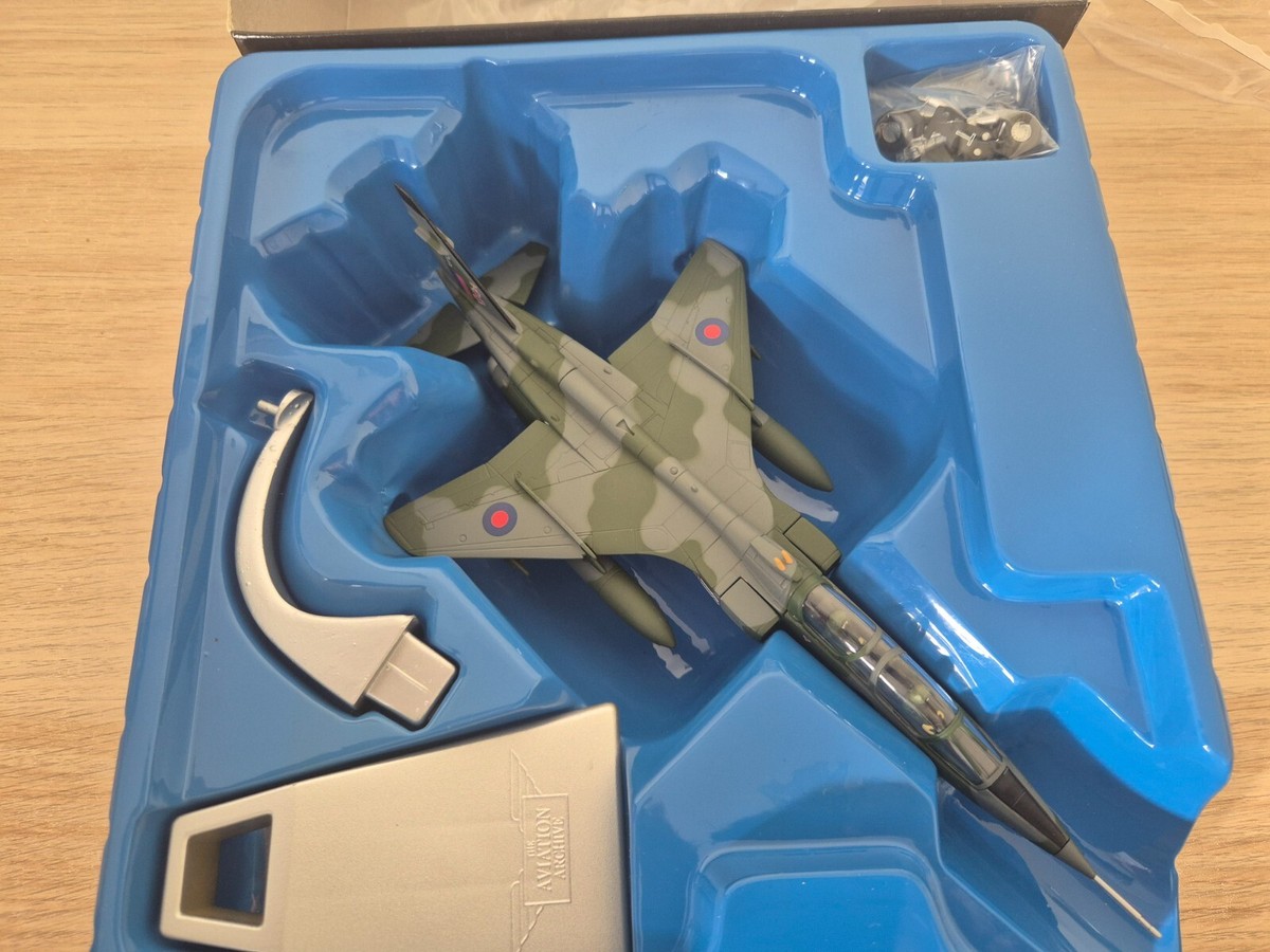 corgi AA35412 Sepcat Jaguar GR3 A Corgi die cast model corgi AA35412 Sepcat Jaguar GR3 A Corgi die cast model