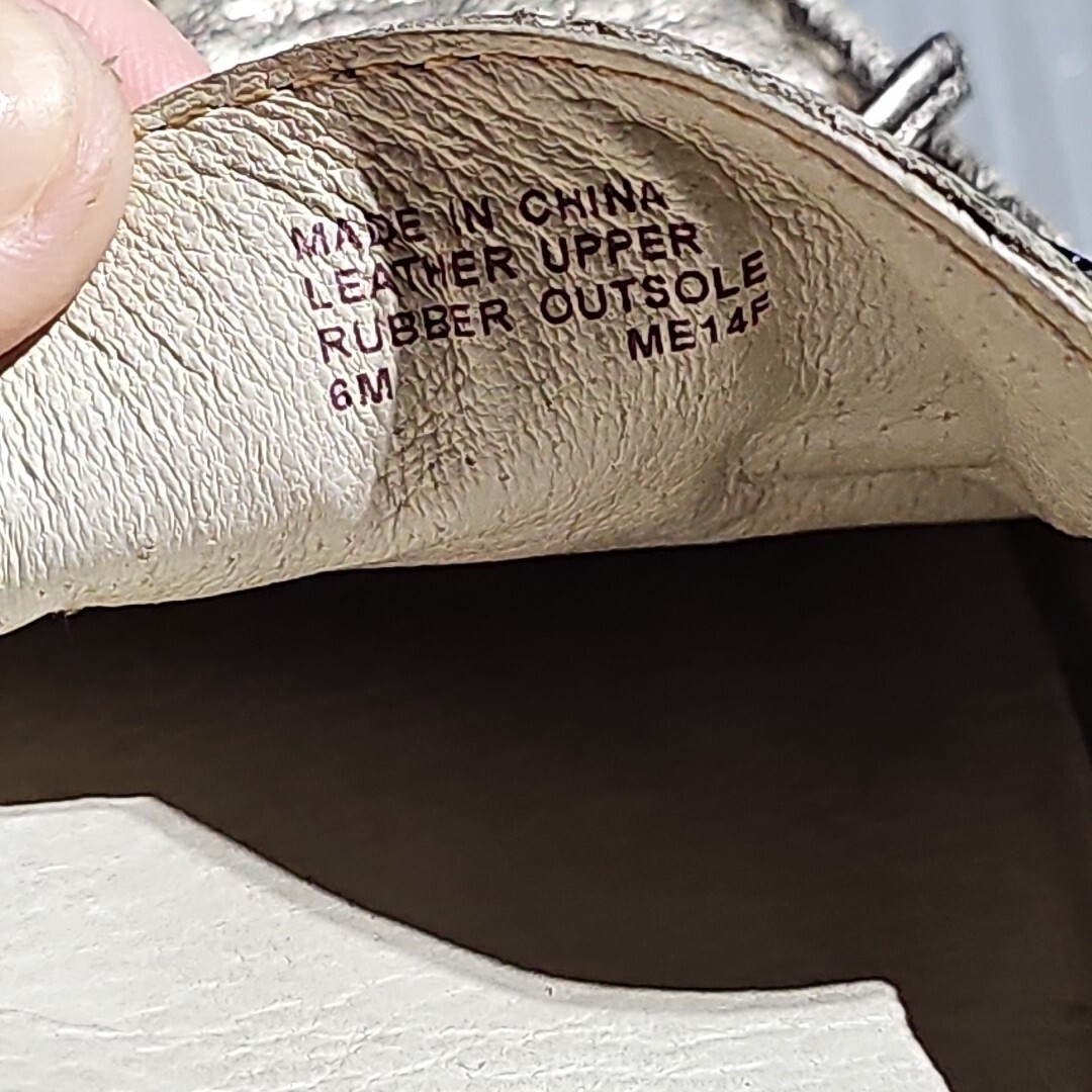 Michael Kors Women's Gold Boat Shoes - Size 6M Great PreOwned Condition thumbnail 6