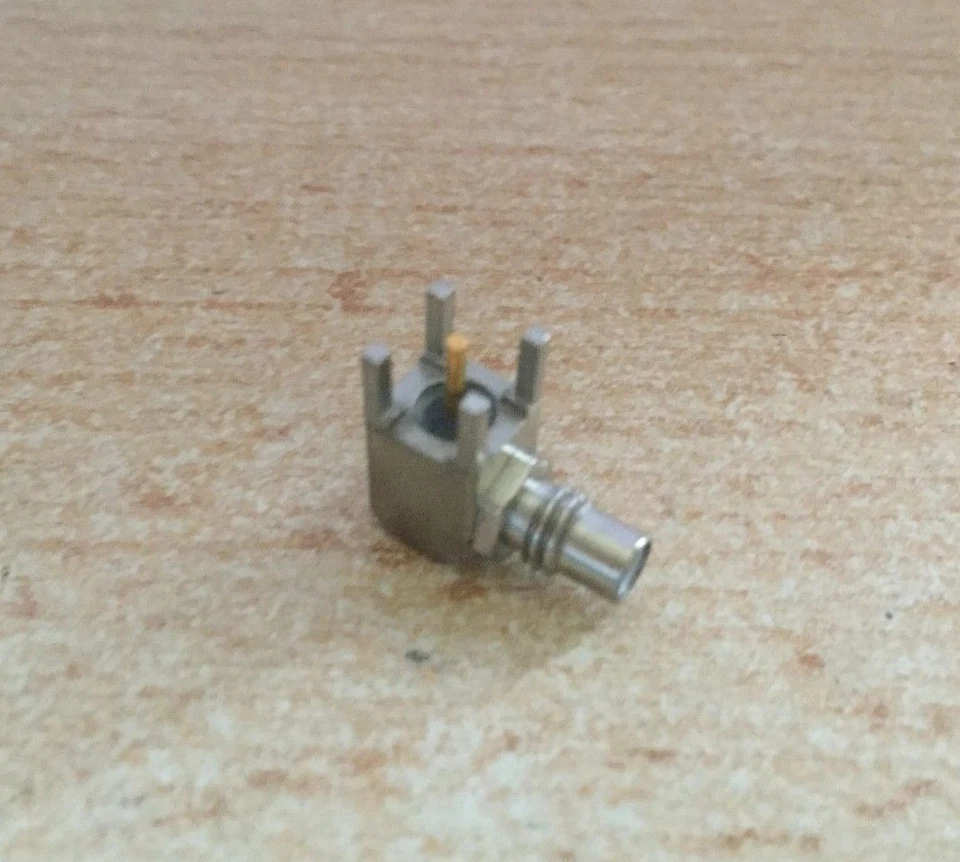 2x RF/Coaxial Connector SMC R/A JACK Through Hole 0Hz to 12.4GHz 50 ohm Z2327 - Image 4 of 4