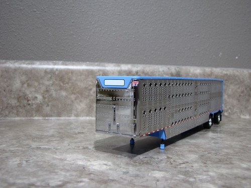 DCP 1/64 Baby Blue Wilson Spread Axle Cattle Livestock Trailer Farm Toy - Picture 3 of 3