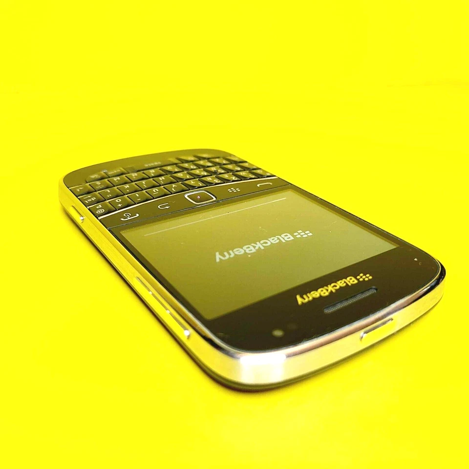 BLACKBERRY BOLD 9900 UNLOCKED QWERTY CELL PHONE TELUS BELL FIDO CHATR ROGERS +++ - Image 3 of 4