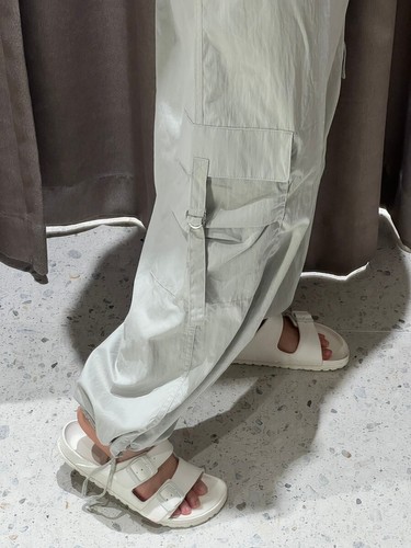 New Zara Off Gray Parachute Relaxed Cargo Pants Elastic Waist 32 MEDIUM - Picture 4 of 12