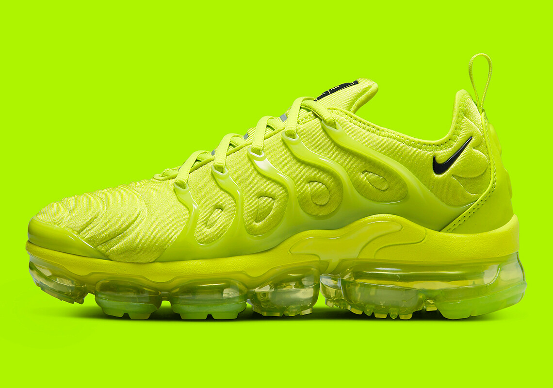 Женский теннисный мяч Nike Air Vapormax Plus Atomic Green Neon DX1784-300 sz 5.5