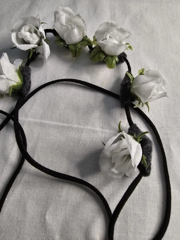 Diadema corona flor blanca, diadema boda Foto 3 de 4
