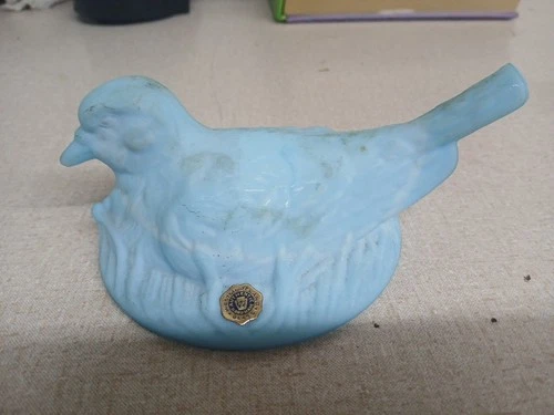 Vintage WESTMORELAND BLUE MILK GLASS ROBIN ON NEST *** Top Only *** JA 998