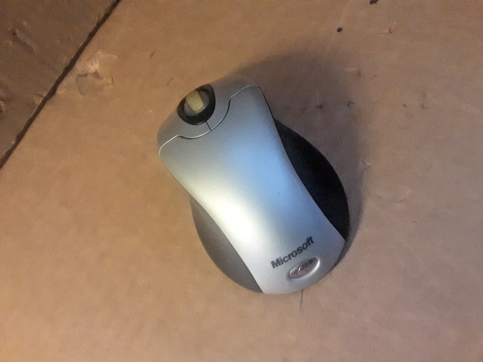 Microsoft Wireless Optical Mouse 2.0 1008 Grey/Black (NO RECEIVER) - Image 2 of 4