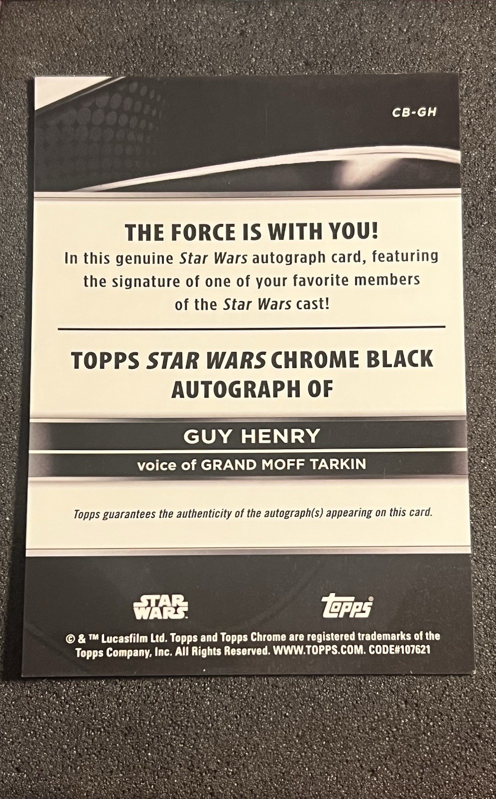 2025 TOPPS STAR WARS SMUGGLERS OUTPOST GRAND MOFF TARKIN GOLD REF AUTOGRAPH /50 view 3