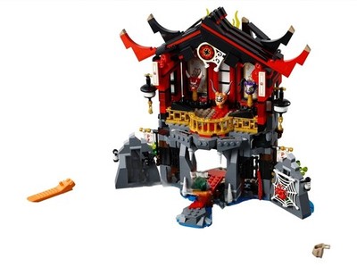LEGO NINJAGO  Temple of Resurrection 70643