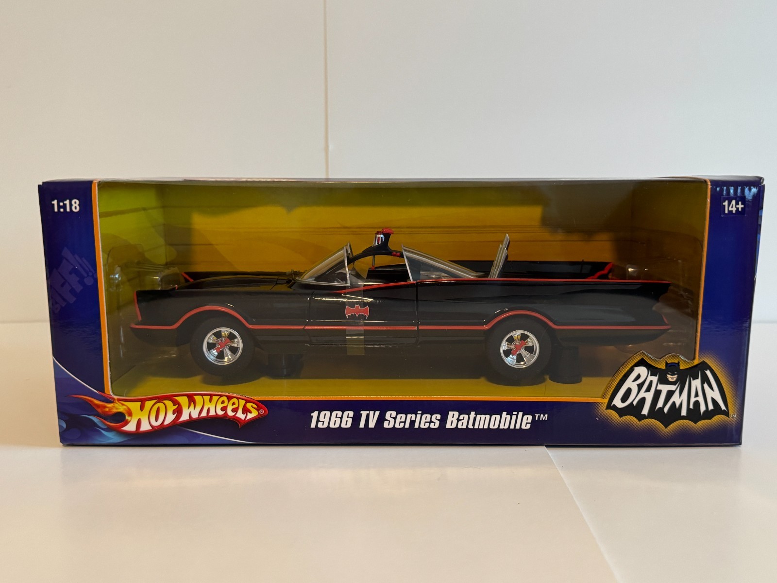 Hot Wheels Batman Batmobile 1966 1:18 L2090
