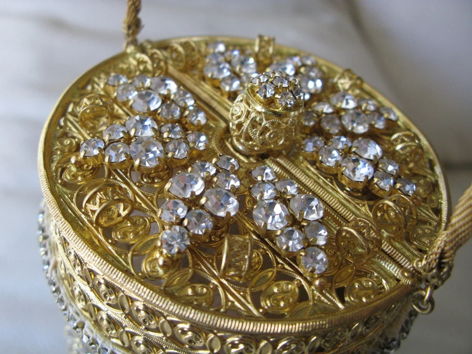 Vintage Gold Filigree Frame GERMANY WALBORG CRYSTAL Hand Made Rhinestone Purse - Image 4 of 4