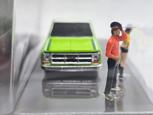 M2 Machines 1976 GMC Sierra Grande 15 SS02 Downtown Vibes Diorama VHTF - Picture 8 of 9