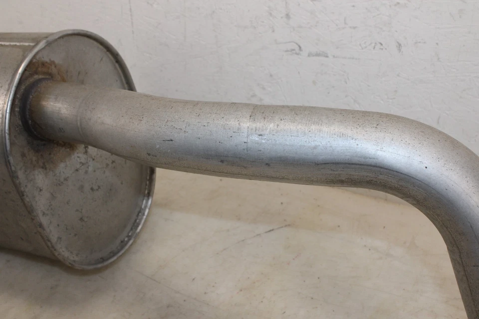 Silenciador de escape derecho Chevrolet Corvette 2005-2008 OEM MJ50 Foto 3 de 4