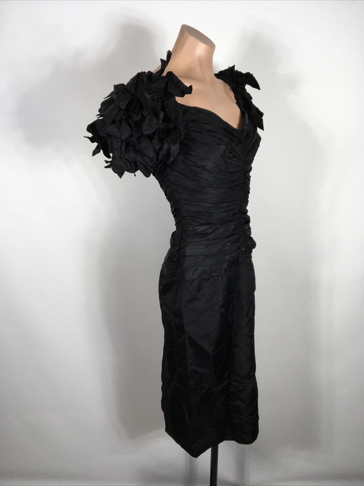 Vestido De Colección Años 80 Notorious Talla 6 Negro Volantes Hombro Descubierto Hinchado Fiesta Cóctel Baile de graduación Foto 4 de 4