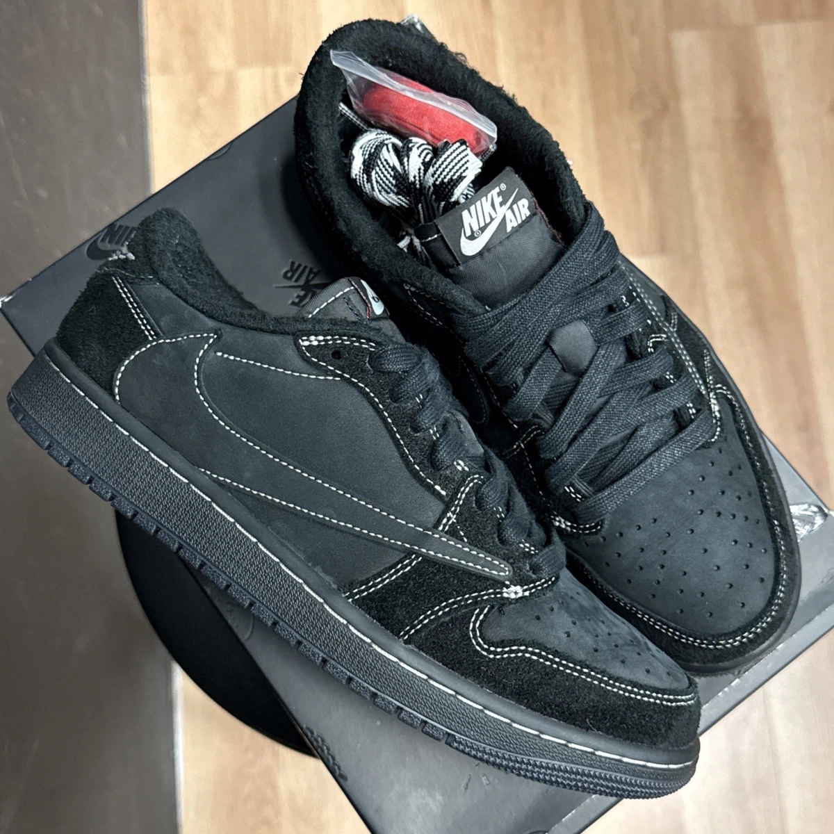 Jordan 1 Retro Low OG SP x Travis Scott Black Phantom - огромный