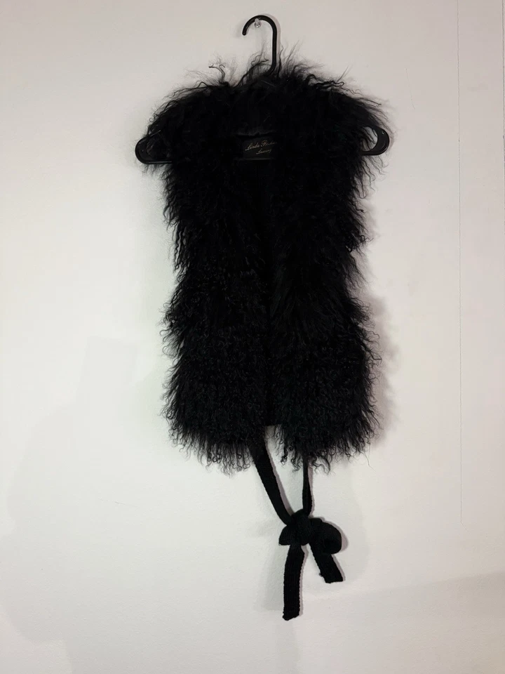 Chaleco Linda Richards Lujo Negro Piel Tibetana Talla S Excelente Estado. Foto 2 de 4