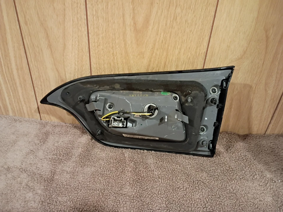 Jeep Cherokee 2014-2018 luz trasera interior LED lado izquierdo del conductor genuino OEM bonito Foto 2 de 3