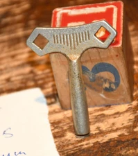 size 5 Vintage Clock Winding Key Waterbury Double Dial Clock #k52 3.5mm