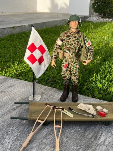 Vintage GIJOE 1964 T.M. Action Marine Medic with all the accessories!! Complete!