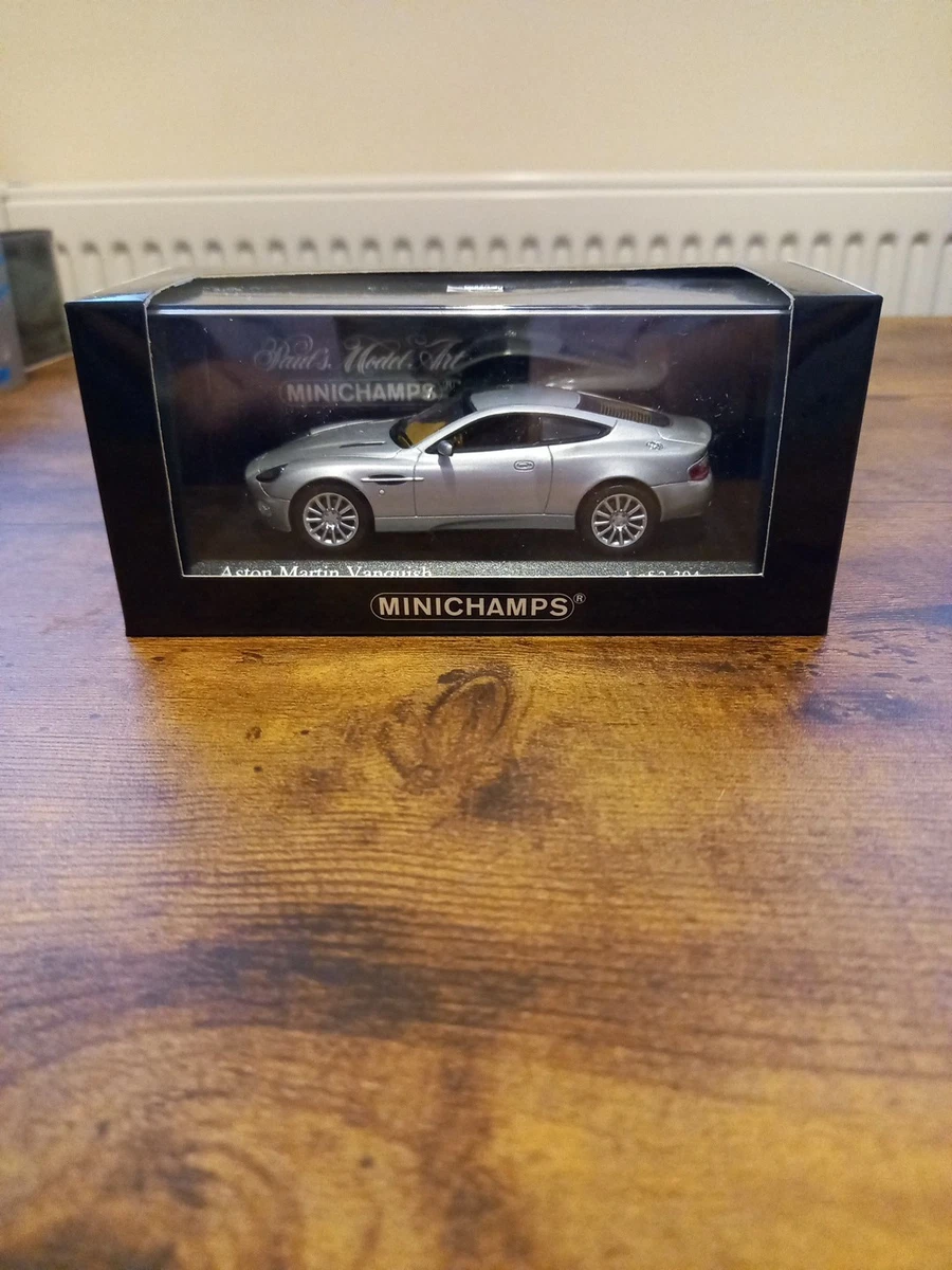 VOITURE MINIATURE ÉCHELLE 1/43 Minichamps James Bond - Aston Martin Dbs
