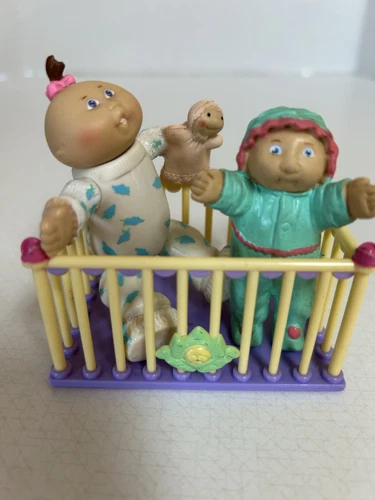 Vtg 80s Cabbage Patch Kids Deluxe Miniatures Crib Playpen w/ Baby & Toddler