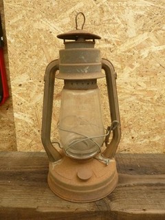 Vintage Chalwyn Tornado Huricane Oil Lamp
