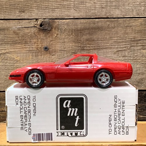Modèle Réduit Chevrolet Corvette ZR-1 1995 Rouge Torche (Torch Red) - Échelle 1:25 - Marque AMT Ertl - Fabriqué Aux USA - Neuf