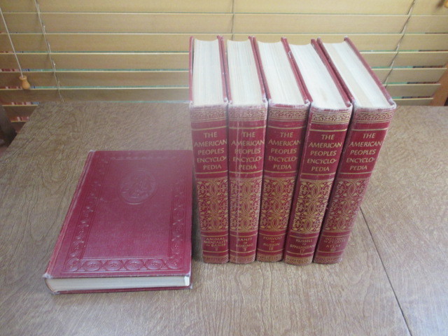 1954The American Peoples Encyclopedia ZOOM PROP volumes 1,2