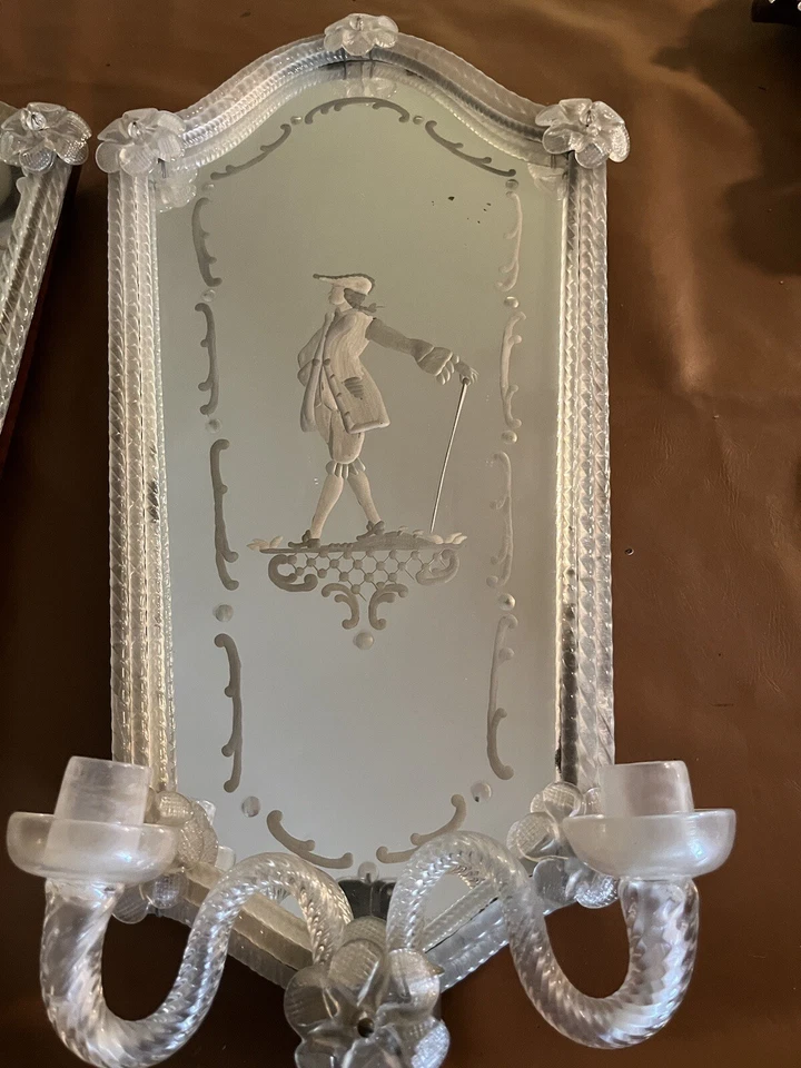 Par de espejos de pared antiguos italianos de cristal veneciano de Murano grabados Foto 2 de 4