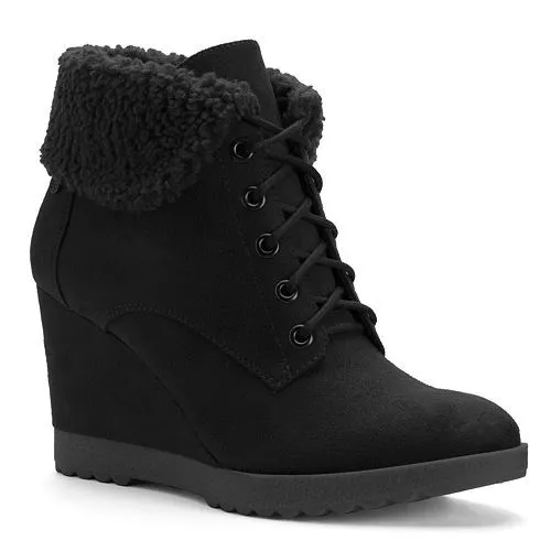 Dana buchman wedge clearance boots