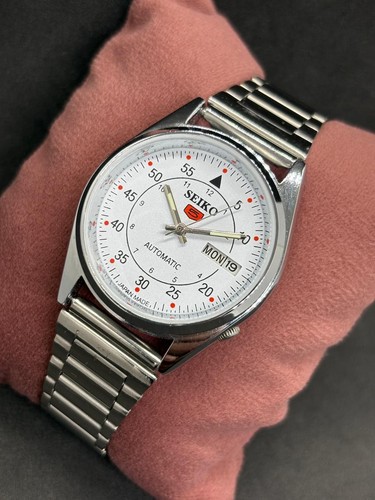 Vintage Refurbished Seiko 5 Automatic Men's Day/Date Japan Made Wrist Watch