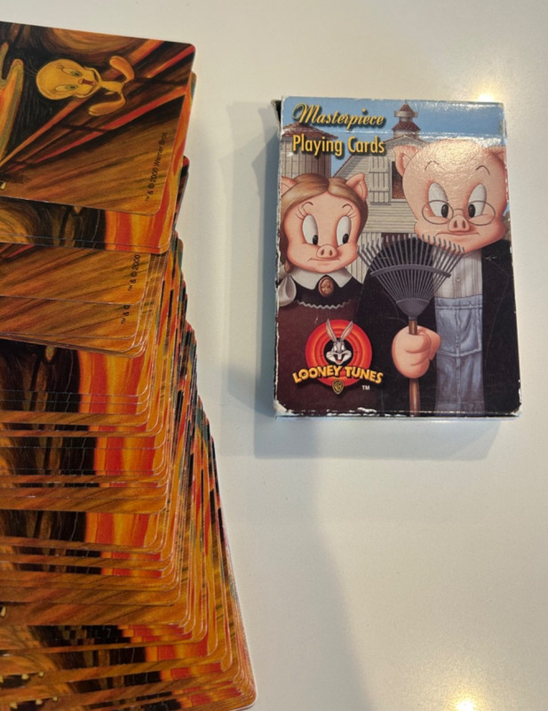 WOW!  Collectible Looney Tunes Masterpiece Playing Cards Bicycle Brand