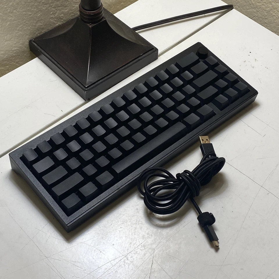 Teclado mecánico personalizado todo negro apagón 65% (CIDOO v65). Foto 2 de 4