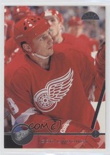 1996-97 Leaf Igor Larionov #104 HOF 2cb