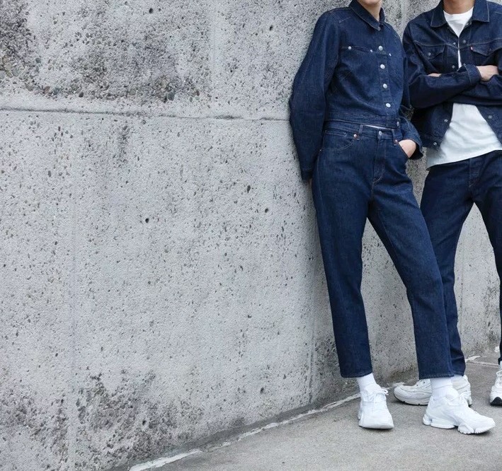 Levi's engineered jeans women's size 27 cropped twisted leg