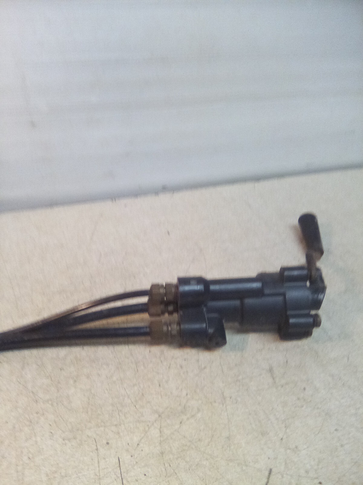 1987 International Bendix Trailer Brake Valve T-294095-B