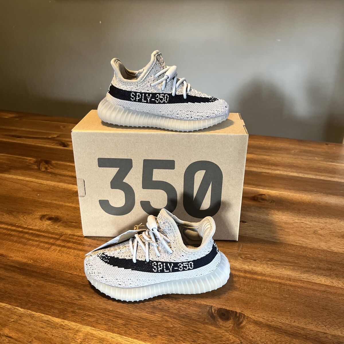 正規品 adidas yeezy boost 350 V2 キッズ 13cm