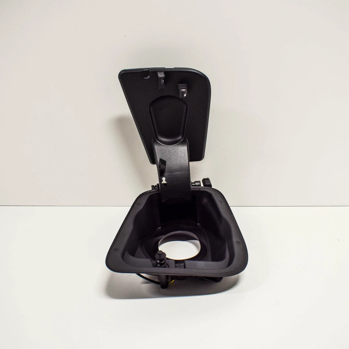 NEW BMW I3 I01 FUEL FILL-IN FLAP COVER POT 51177335742 OEM | eBay