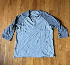 Bloomingdale's Men's Long Sleeve Heather Gray Raglan Henley Tee - Size M