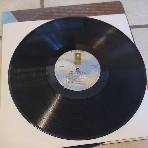 JONI MITCHELL Miles of Aisles - 1974 First Press Asylum 2-LP Live Trifold - Picture 10 of 16