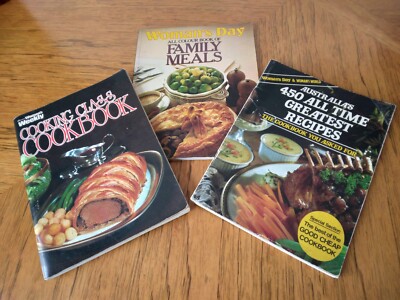 Vtg Woman's Day Cookbook Family Meals + Australian 450 Recipes + Cooking Class
