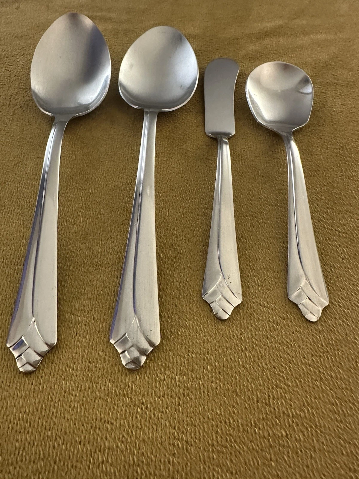 (2) Serving Spoons + Sugar And Knife UNF333 Stainless USA Flatware