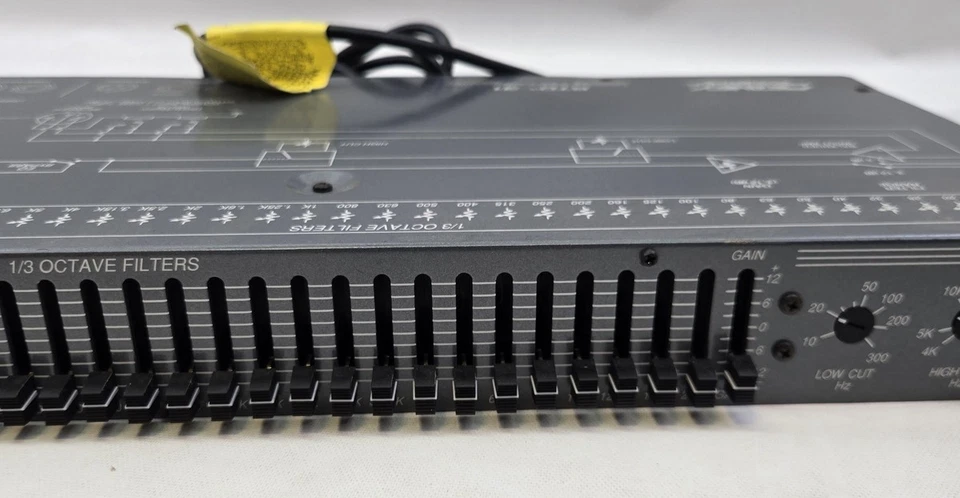 Peavey RTD 31 13-Octave Graphic Equalizer USA Pro Audio Rack Unit Balanced XLR - Image 3 of 4