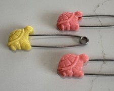 Set 3 Vintage GERBER Novelty Diaper Cloth Pins Turtles Made In HONG KONG 2.25"